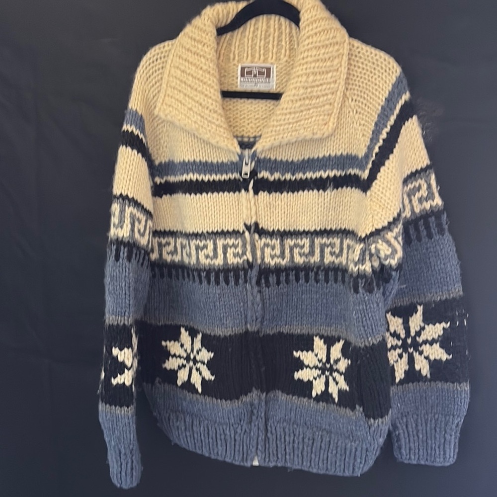 Vintage Longhouse Canada Heavy Hand knit Snowflake Pattern